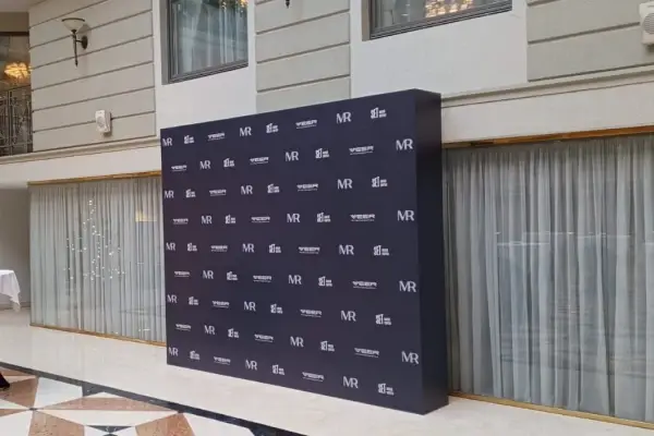 Купить фотозону в Москве
